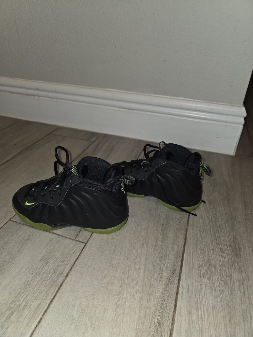 Nike Kids' Black & Green Foamposite-Style Sneakers